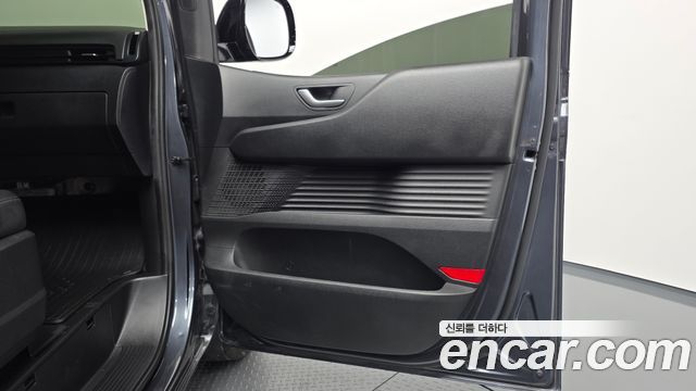 Hyundai Staria 2022 — photo 15