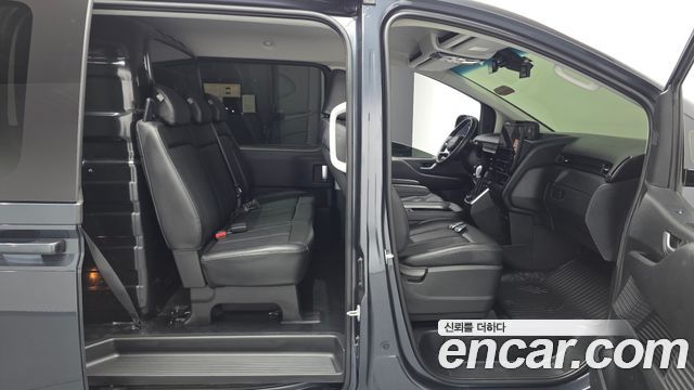 Hyundai Staria 2022 — photo 16