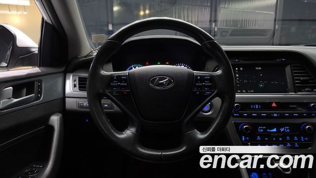 Hyundai Sonata 2016 — photo 19