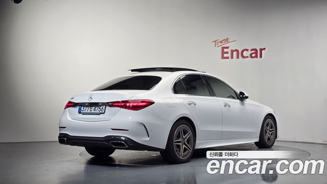 Mercedes-Benz C-Class 2025 — photo 2