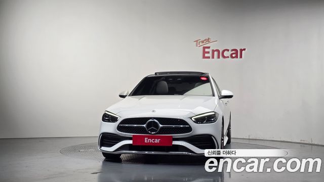 Mercedes-Benz C-Class 2025 — photo 3