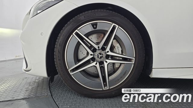 Mercedes-Benz C-Class 2025 — photo 5