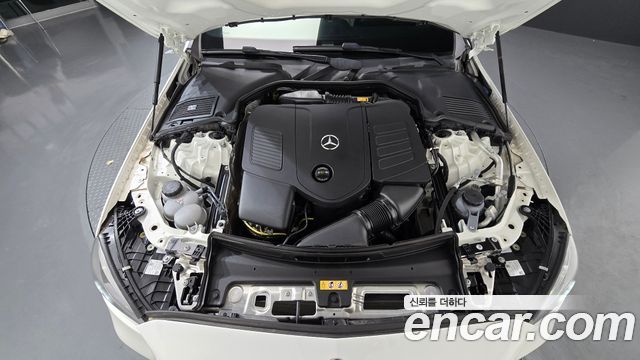 Mercedes-Benz C-Class 2025 — photo 6