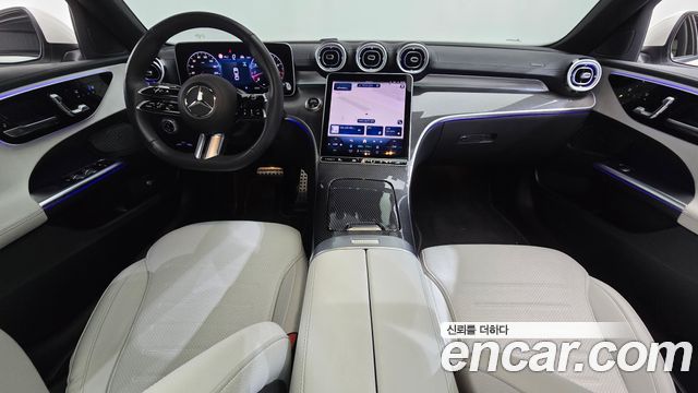Mercedes-Benz C-Class 2025 — photo 10