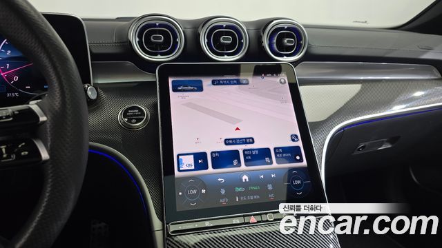 Mercedes-Benz C-Class 2025 — photo 18