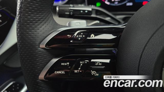 Mercedes-Benz C-Class 2025 — photo 22