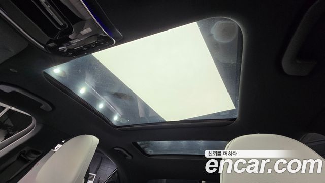 Mercedes-Benz C-Class 2025 — photo 23