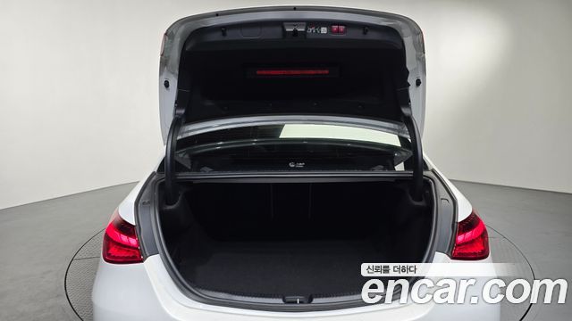 Mercedes-Benz C-Class 2025 — photo 25