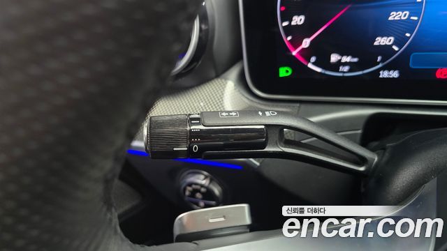 Mercedes-Benz C-Class 2025 — photo 28