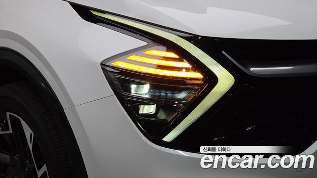 Kia Sportage 2023 — photo 8