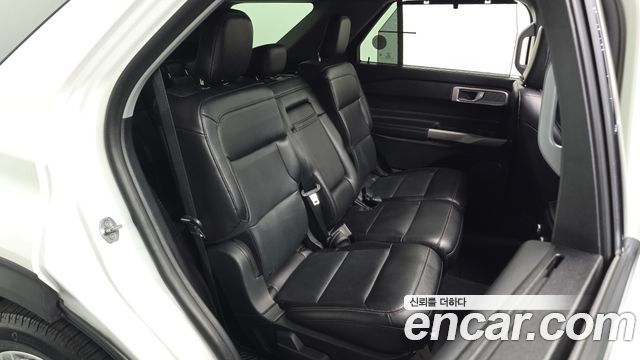 Ford Explorer 2021 — photo 18