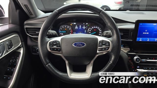 Ford Explorer 2021 — photo 19