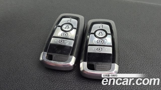 Ford Explorer 2021 — photo 21