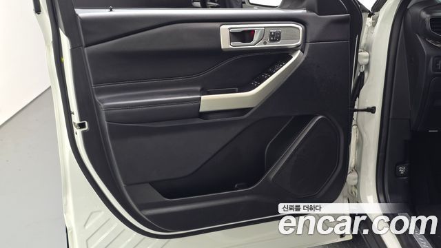 Ford Explorer 2021 — photo 14