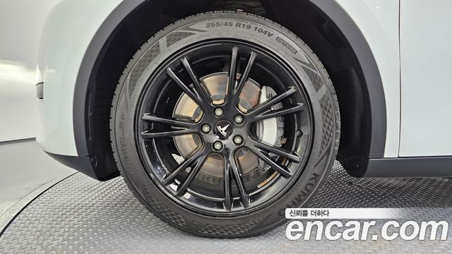 Tesla Model Y 2024 — photo 5