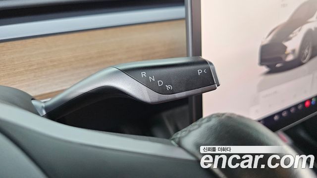Tesla Model Y 2024 — photo 12