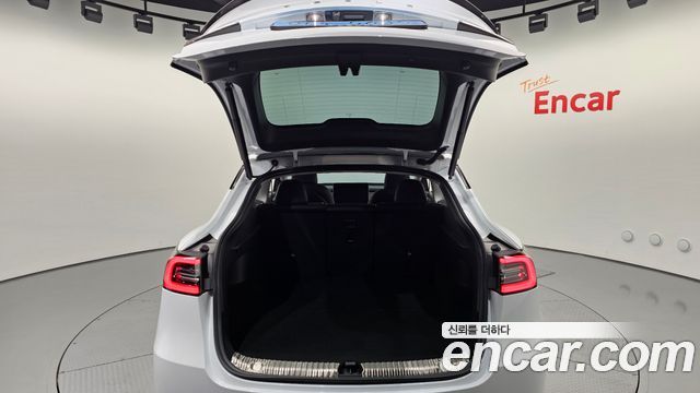 Tesla Model Y 2024 — photo 23