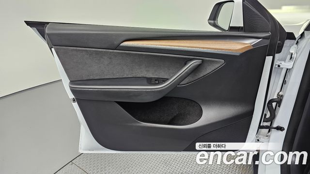 Tesla Model Y 2024 — photo 14