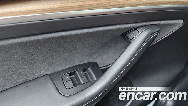 Tesla Model Y 2024 — photo 27
