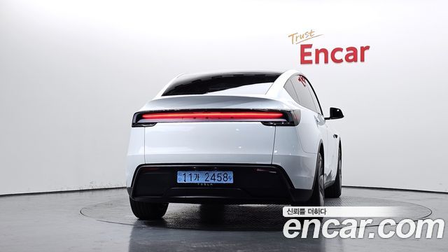 Tesla Model Y 2026 — photo 4