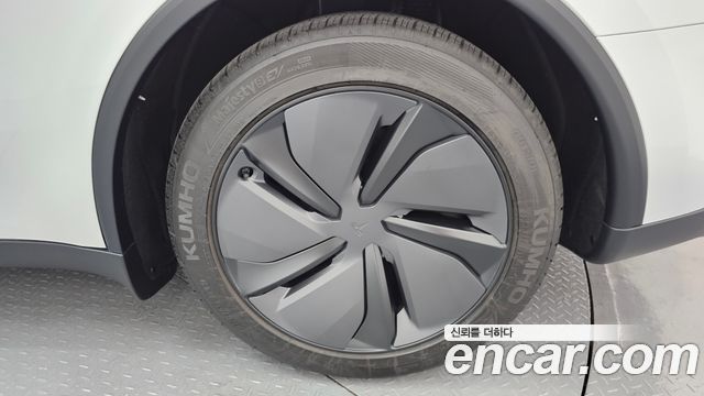 Tesla Model Y 2026 — photo 7