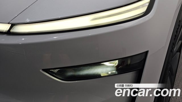 Tesla Model Y 2026 — photo 8