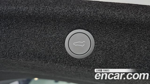 Tesla Model Y 2026 — photo 33