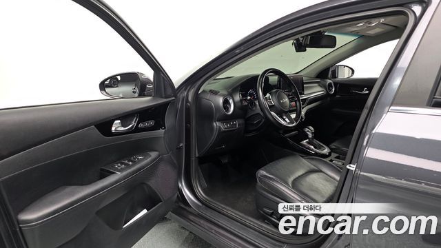 Kia K3 2022 — photo 10