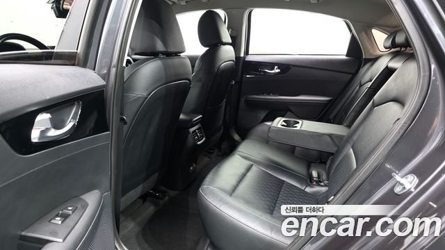 Kia K3 2022 — photo 11
