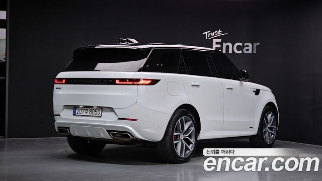 Land Rover Range Rover Sport 2024 — photo 2