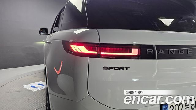Land Rover Range Rover Sport 2024 — photo 9