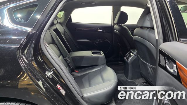 Kia K7 2017 — photo 18