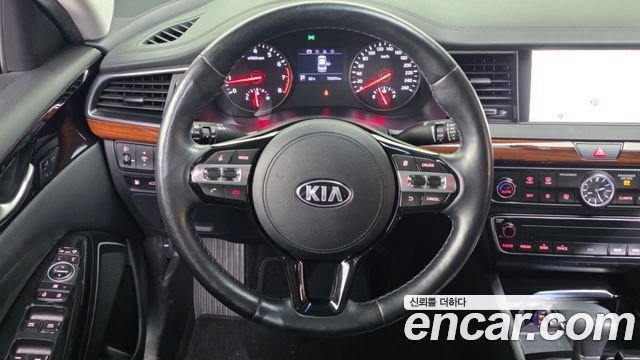 Kia K7 2017 — photo 19