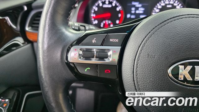 Kia K7 2017 — photo 28