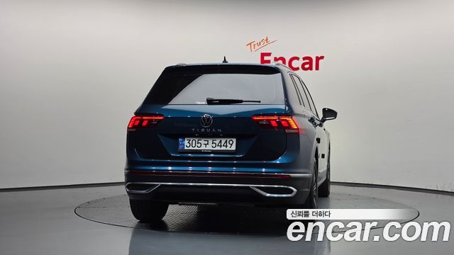 Volkswagen Tiguan 2022 — photo 4