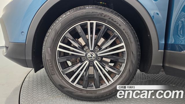Volkswagen Tiguan 2022 — photo 5