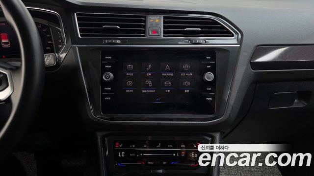 Volkswagen Tiguan 2022 — photo 20