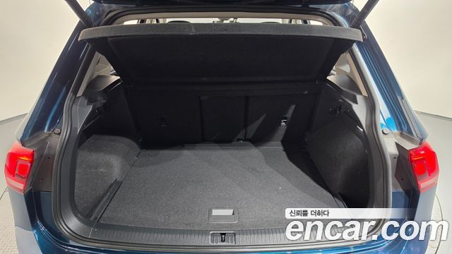 Volkswagen Tiguan 2022 — photo 21