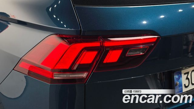 Volkswagen Tiguan 2022 — photo 9