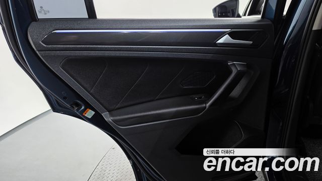 Volkswagen Tiguan 2022 — photo 15