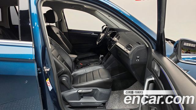Volkswagen Tiguan 2022 — photo 16
