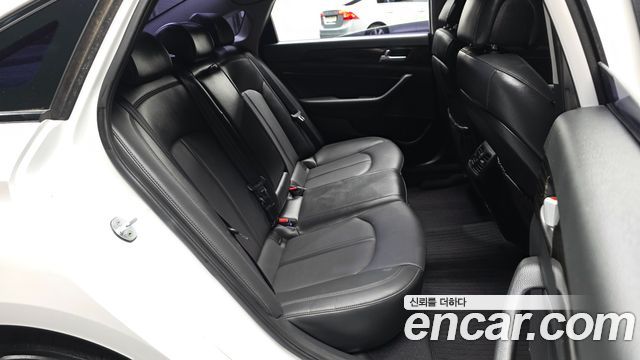 Hyundai Sonata 2017 — photo 18