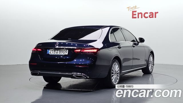 Mercedes-Benz E-Class 2021 — photo 2