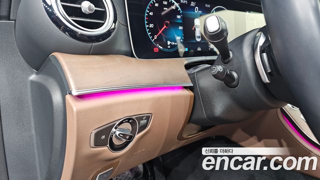 Mercedes-Benz E-Class 2021 — photo 24