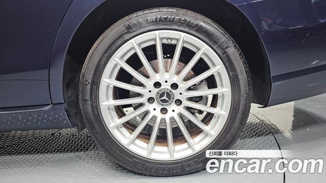 Mercedes-Benz E-Class 2021 — photo 7
