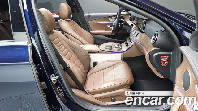 Mercedes-Benz E-Class 2021 — photo 16