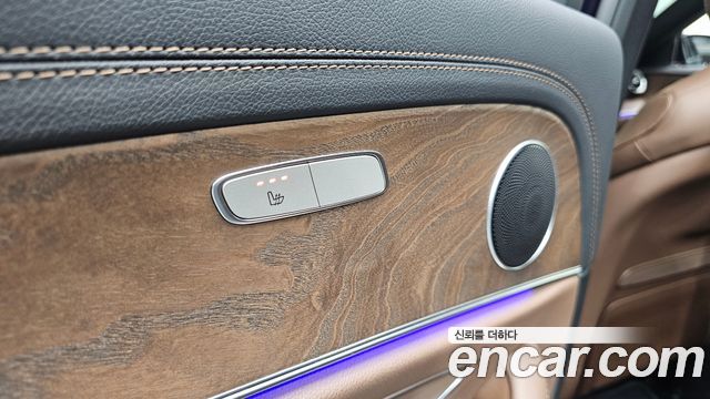 Mercedes-Benz E-Class 2021 — photo 31