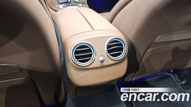 Mercedes-Benz E-Class 2021 — photo 32