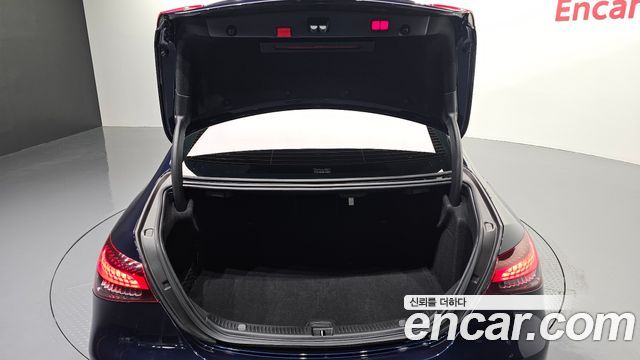 Mercedes-Benz E-Class 2021 — photo 33
