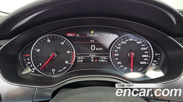 Audi A7 2012 — photo 8